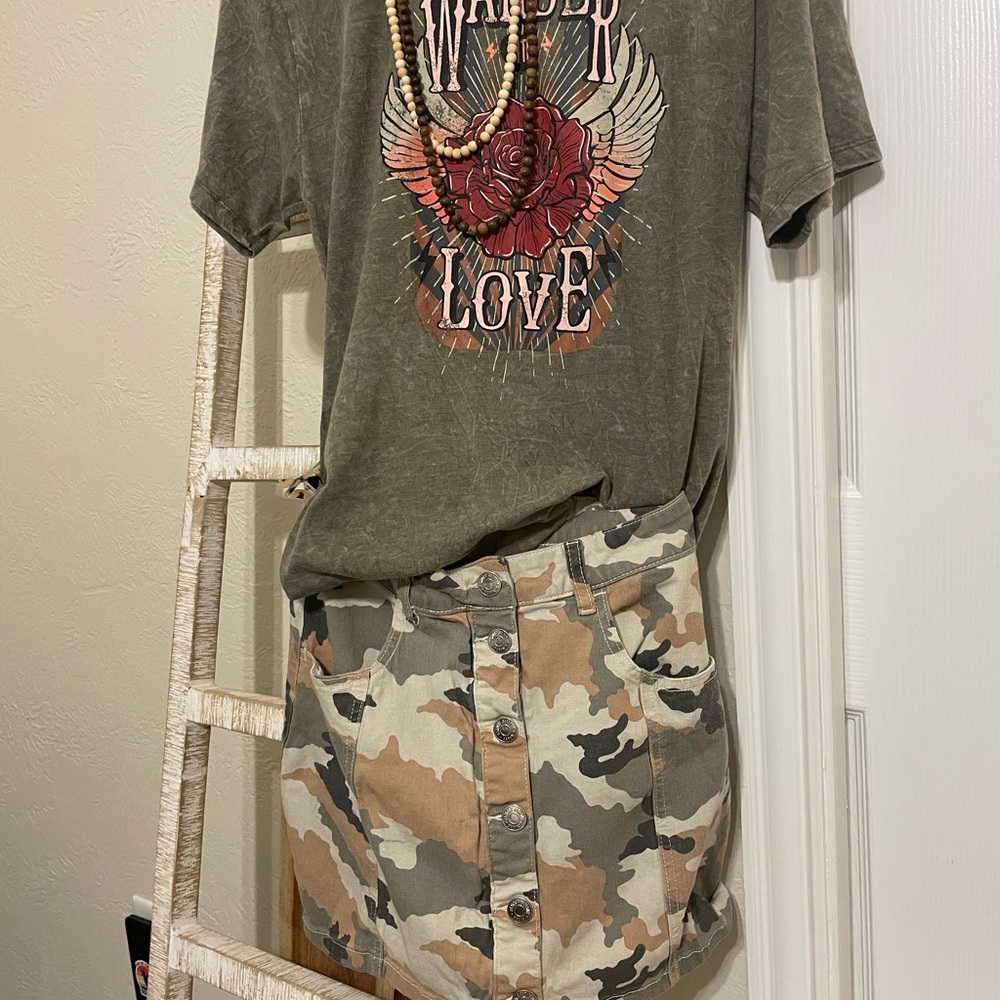 Almost Famous Camo Skirt